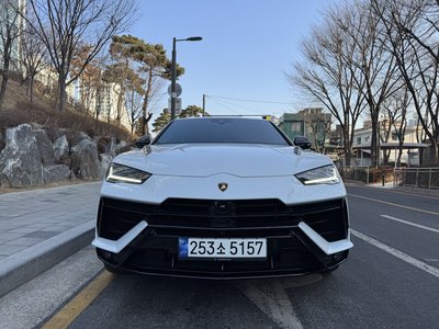 LAMBORGHINI URUS - 1