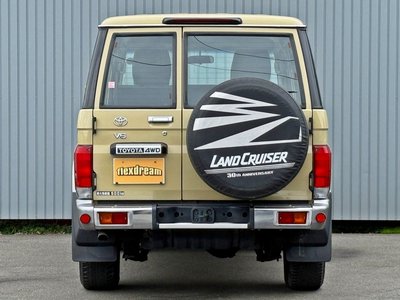 TOYOTA LAND CRUISER 70 - 7