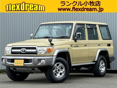 TOYOTA LAND CRUISER 70 - 2