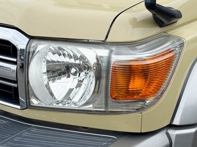 2015 Toyota LAND CRUISER 70 缩略图 28