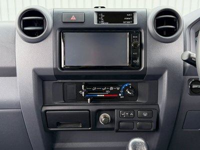 2015 Toyota LAND CRUISER 70 缩略图 18