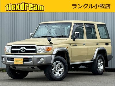 TOYOTA LAND CRUISER 70 - 1