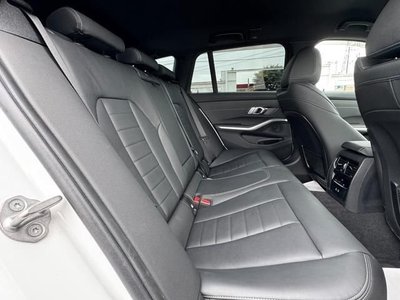 صورة 7 لـ 2023 BMW 3 SERIES