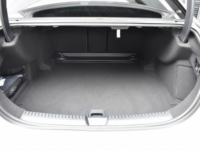 MERCEDES-BENZ E-CLASS - 9
