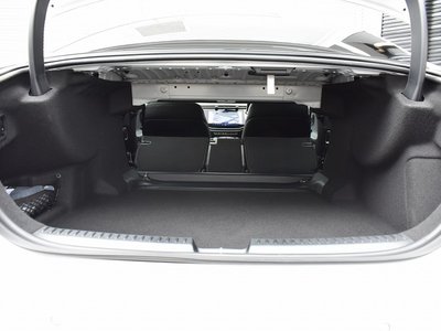 MERCEDES-BENZ E-CLASS - 10