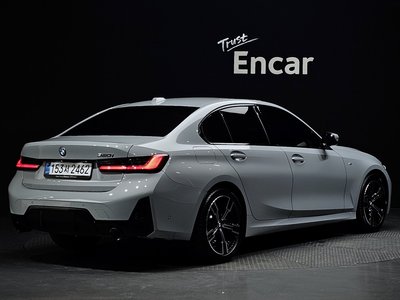 2026 BMW 3 SERIES photo 3