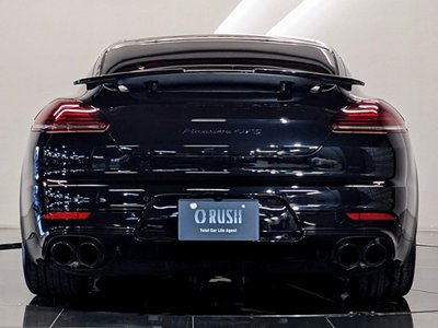PORSCHE PANAMERA - 3