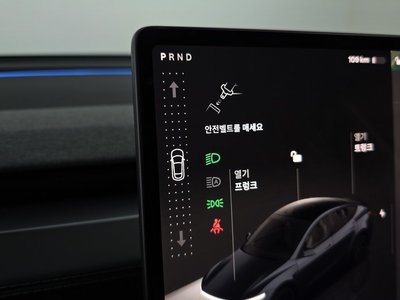 TESLA MODEL Y - 9