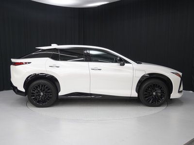 صورة 6 لـ 2023 Lexus RZ