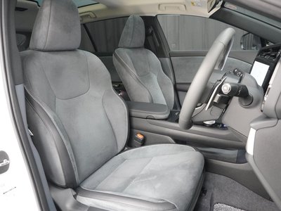 صورة 10 لـ 2023 Lexus RZ