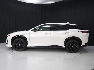 صورة 3 لـ 2023 Lexus RZ