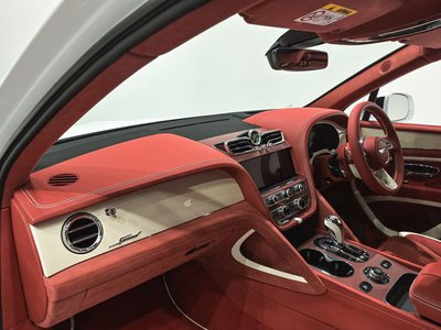 2026 Bentley BENTAYGA thumbnail 16