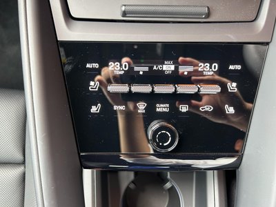 2025 Porsche MACAN 缩略图 16