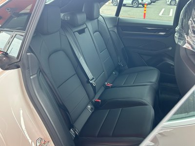 2025 Porsche MACAN 缩略图 20