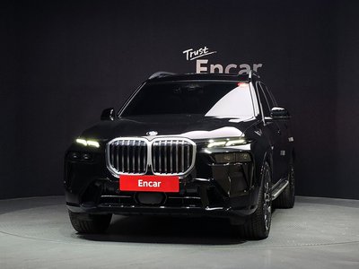 2025 BMW X7 照片 2