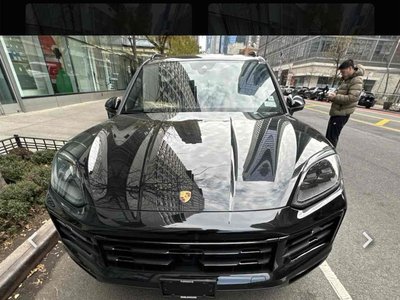 صورة 1 لـ 2025 Porsche CAYENNE