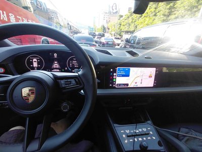 2025 Porsche CAYENNE thumbnail 15