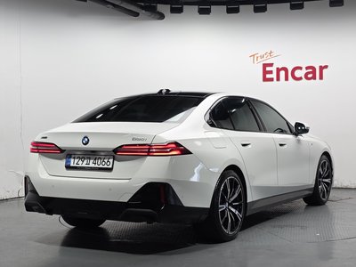 BMW 5 SERIES - 4