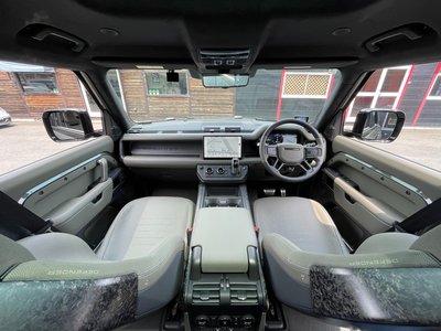 LAND ROVER DEFENDER - 5