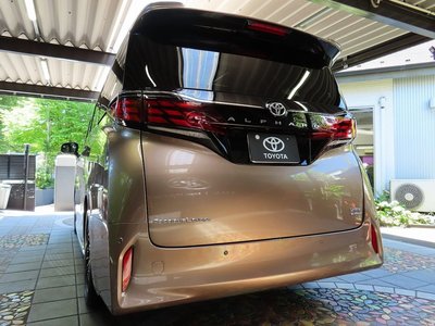 TOYOTA ALPHARD - 2