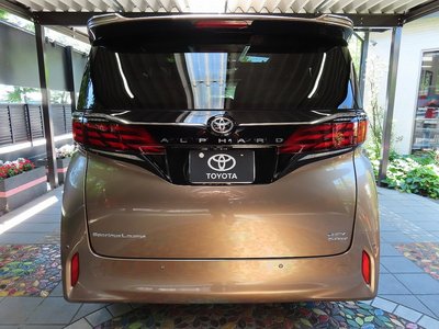 2025 Toyota ALPHARD — миниатюра 13