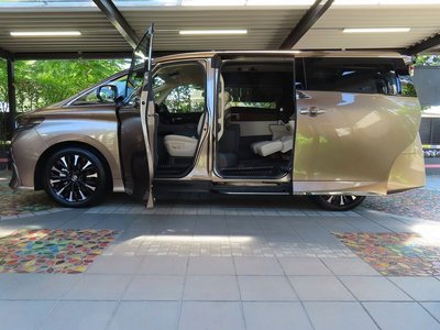 2025 Toyota ALPHARD — миниатюра 38