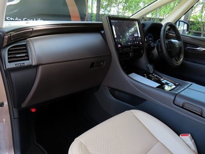 2025 Toyota ALPHARD — миниатюра 40