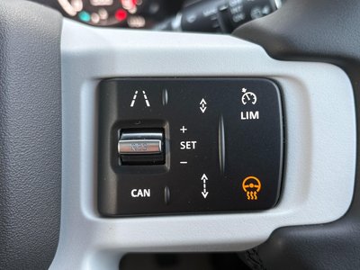 LAND ROVER DEFENDER - 7