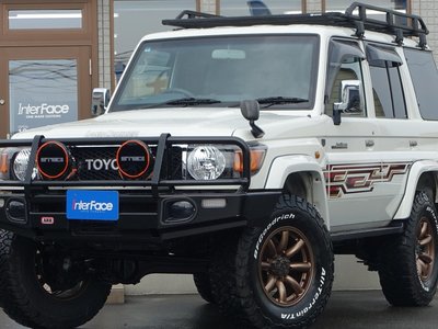 TOYOTA LAND CRUISER 70