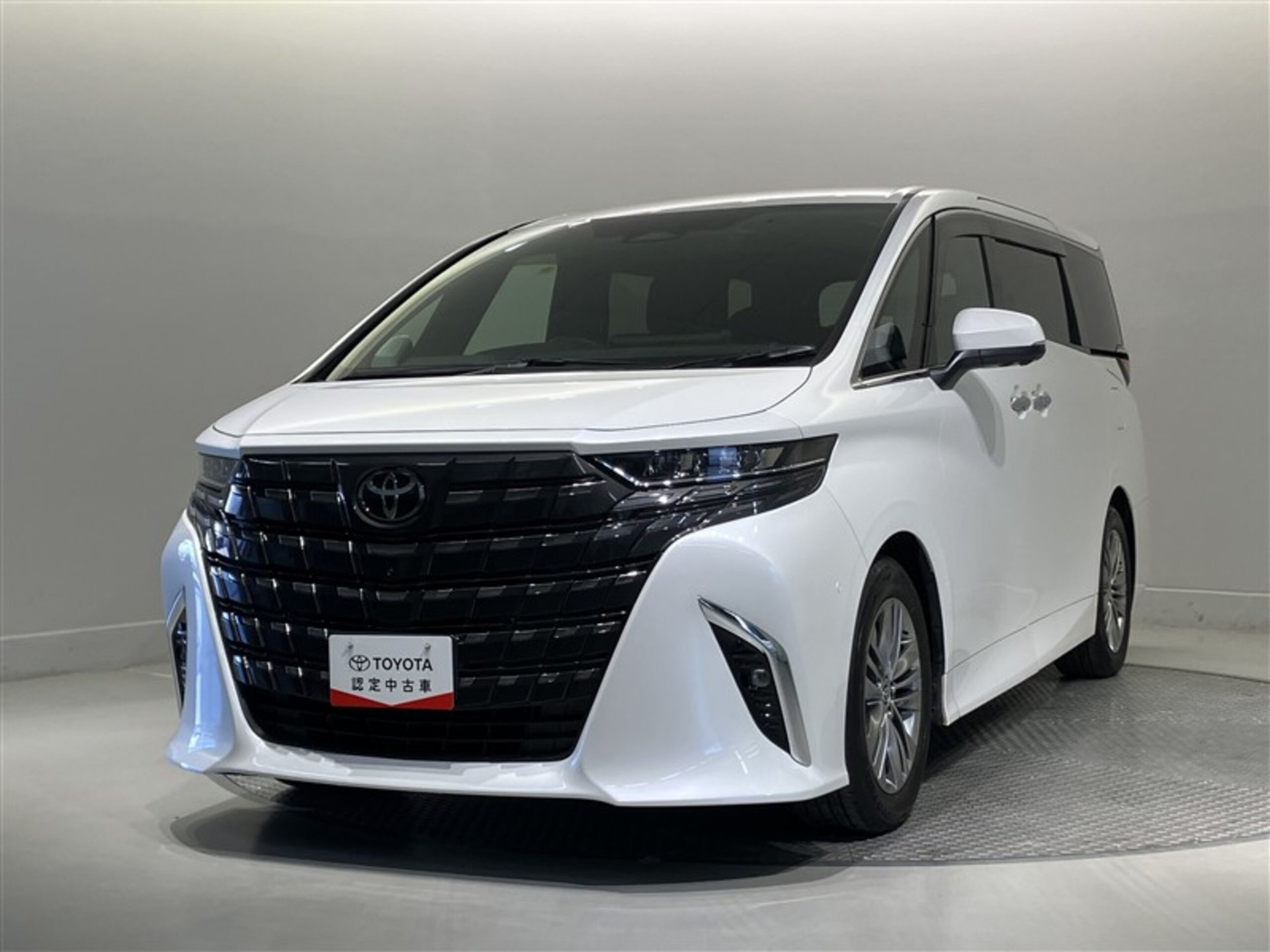 TOYOTA ALPHARD - View 1