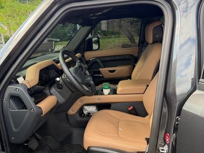 2025 LAND Rover DEFENDER photo 10