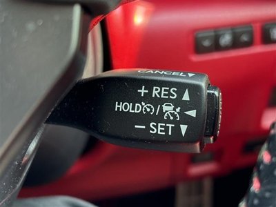 2021 Lexus IS — миниатюра 12