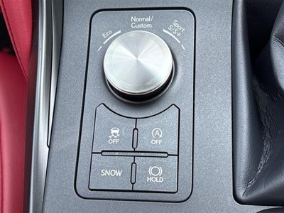 2021 Lexus IS — миниатюра 20