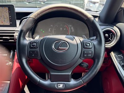2021 Lexus IS 照片 6
