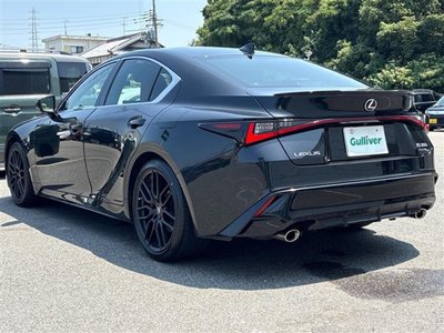2021 Lexus IS — миниатюра 38