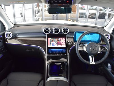 صورة 4 لـ 2025 Mercedes-BENZ GLC
