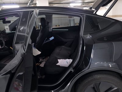 TESLA MODEL Y - 2