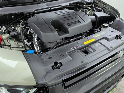 LAND ROVER DEFENDER - 7