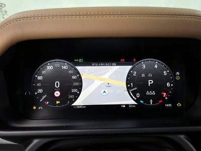 LAND ROVER DEFENDER - 8