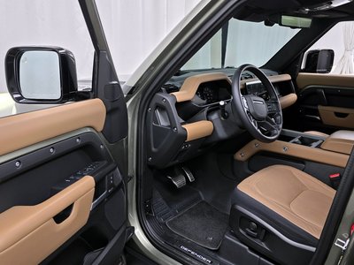 LAND ROVER DEFENDER - 10