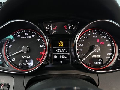 AUDI R8 - 8