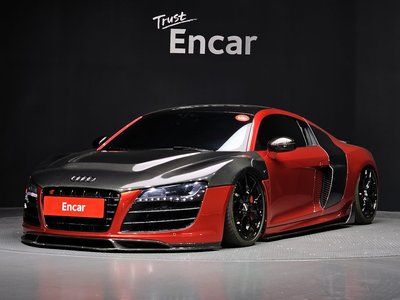 AUDI R8 - 1