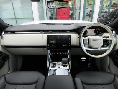 LAND ROVER RANGE ROVER 2024 thumbnail 2