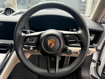 PORSCHE PANAMERA - 3