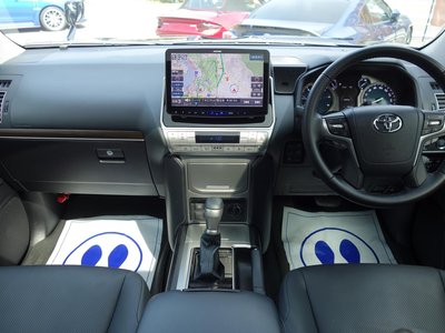 TOYOTA LAND CRUISER PRADO - 3