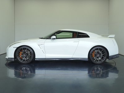 NISSAN GT-R - 6