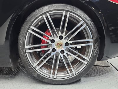 2015 Porsche CAYMAN photo 8
