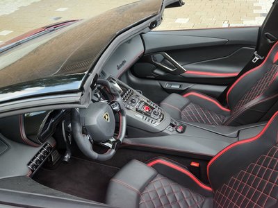 LAMBORGHINI AVENTADOR - 5