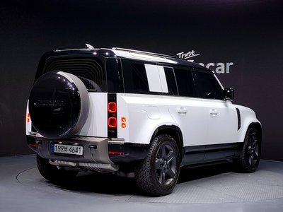 LAND ROVER DEFENDER - 3