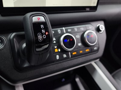 LAND ROVER DEFENDER - 9